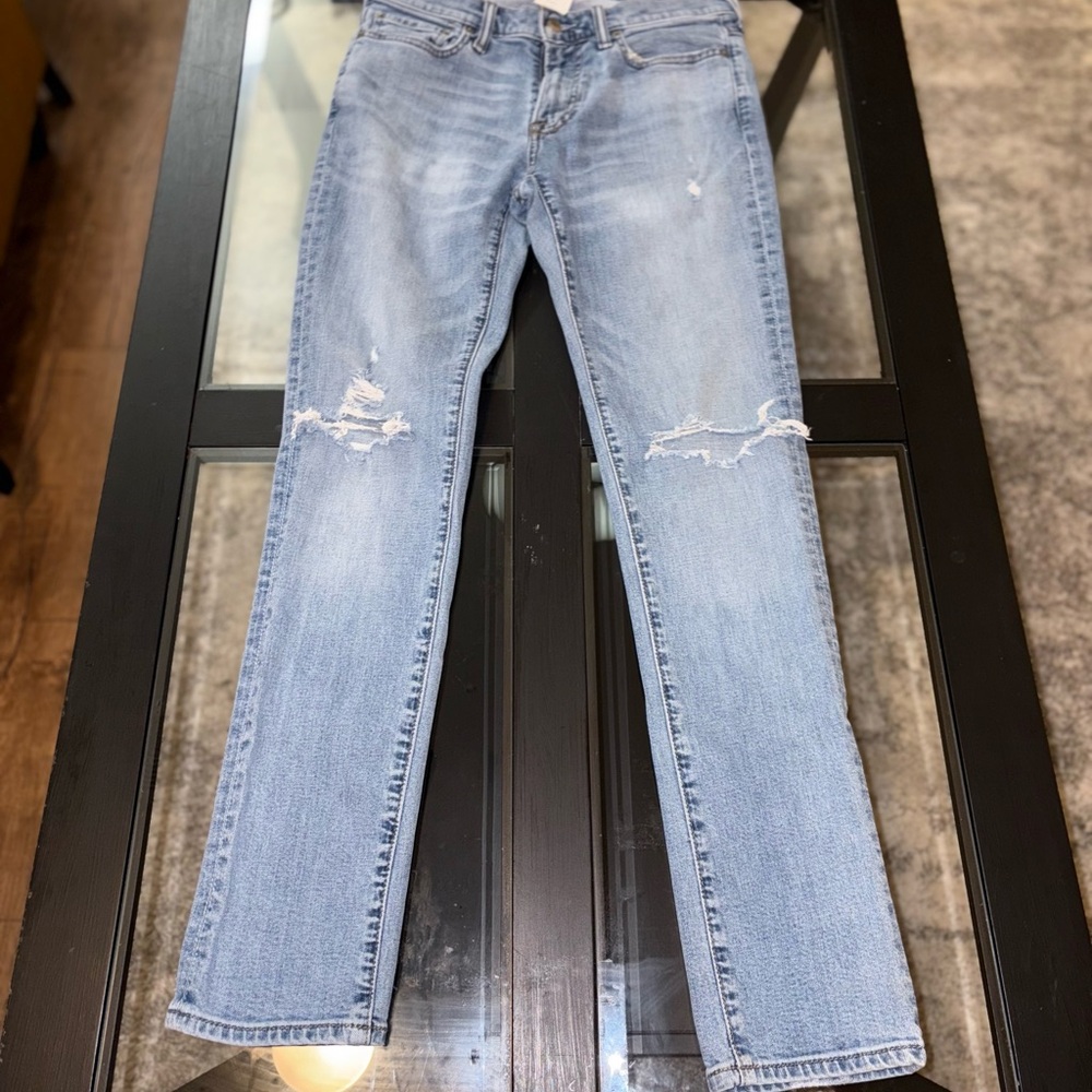 Abercrombie and Fitch light blue slim fit 30w 32L
Like New. Never Worn.